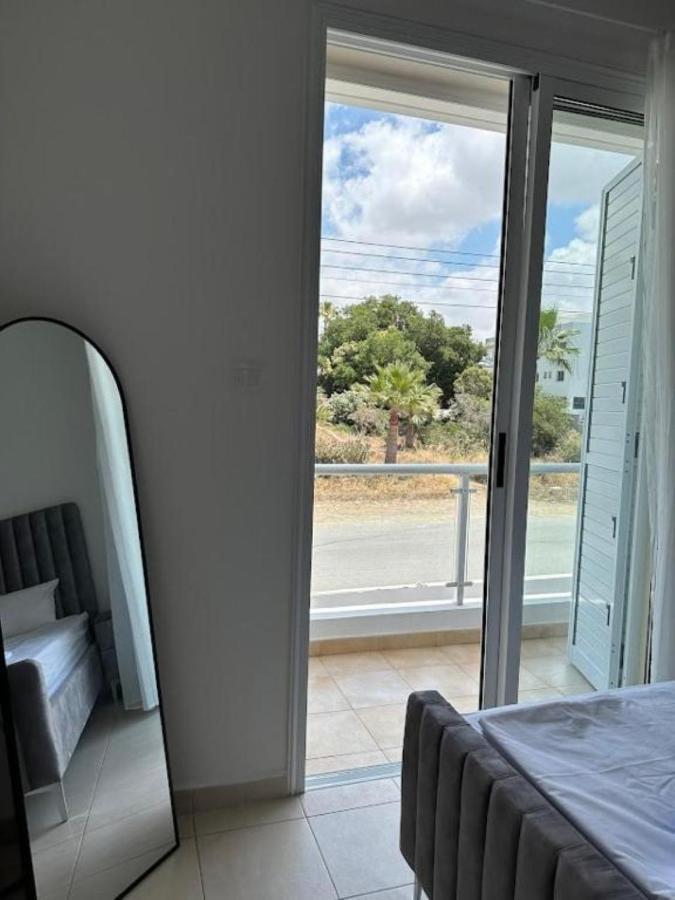 H&O Alina Sunset Apartment 파포스 외부 사진
