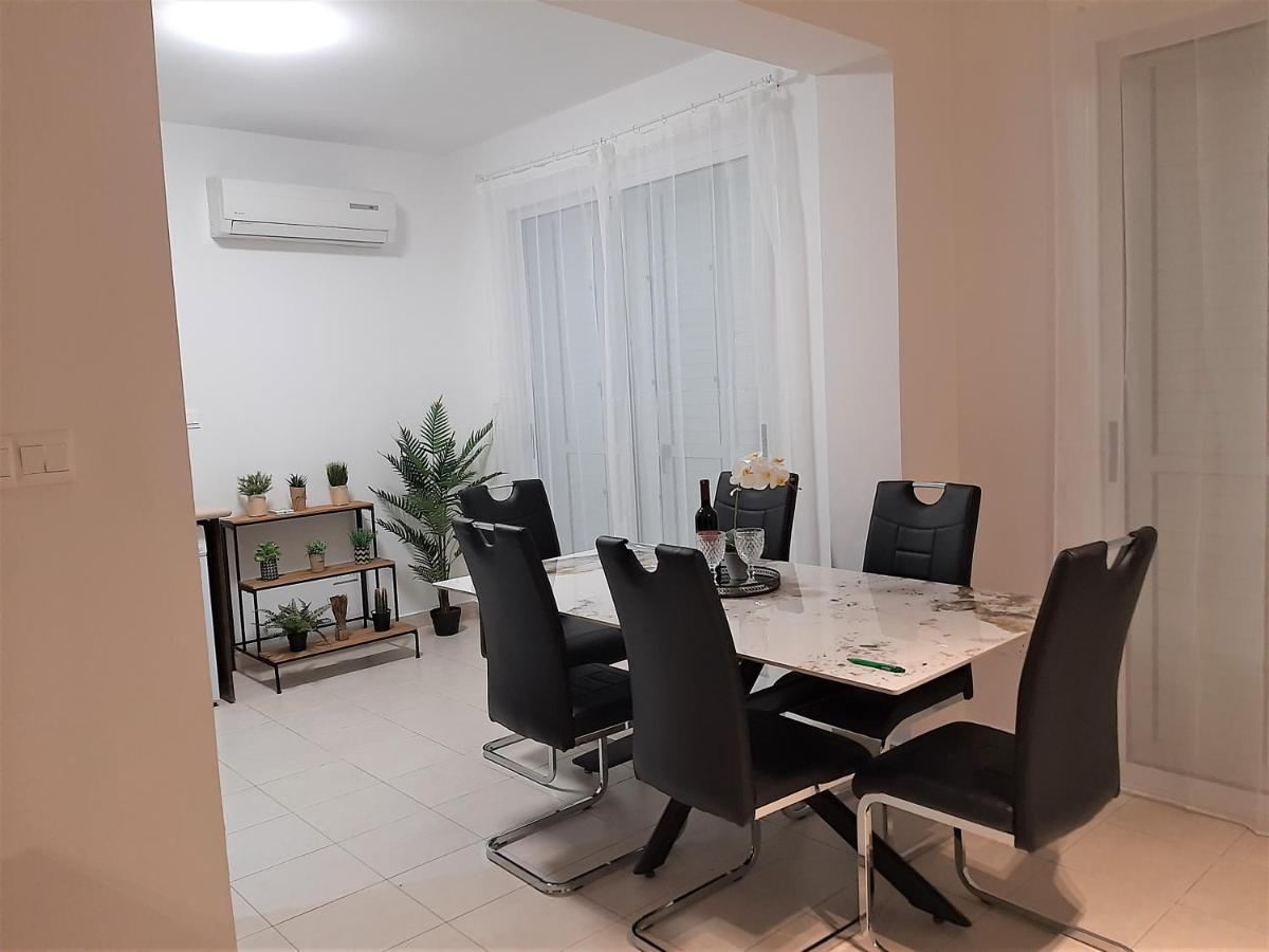 H&O Alina Sunset Apartment 파포스 외부 사진